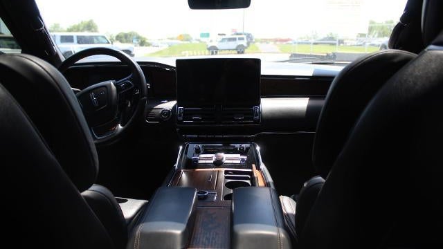 2022 Lincoln Navigator L Black Label