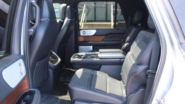 2022 Lincoln Navigator L Black Label