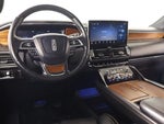 2022 Navigator L Thumbnail 2