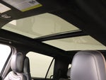 2022 Navigator L Thumbnail 17
