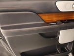2022 Navigator L Thumbnail 19