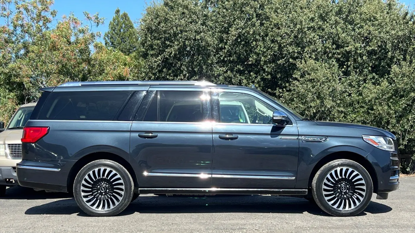 2021 Lincoln Navigator L Black Label