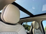 2021 Navigator L Thumbnail 19