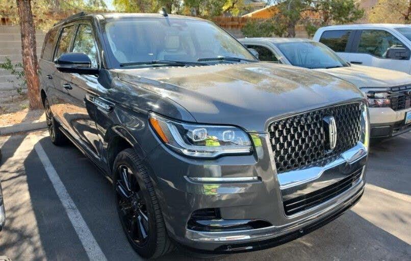 2022 Lincoln Navigator - $49,800
