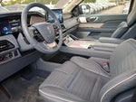 2022 Navigator L Thumbnail 17