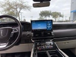 2022 Navigator L Thumbnail 9