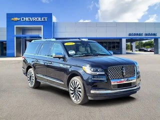 2022 Lincoln Navigator L with Infinite Black Metallic Clearcoat Exterior