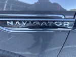 2022 Navigator L Thumbnail 2