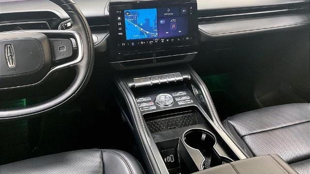 2025 Lincoln Nautilus Hybrid Premiere
