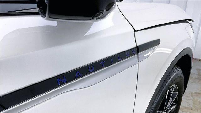 2025 Lincoln Nautilus Hybrid Premiere