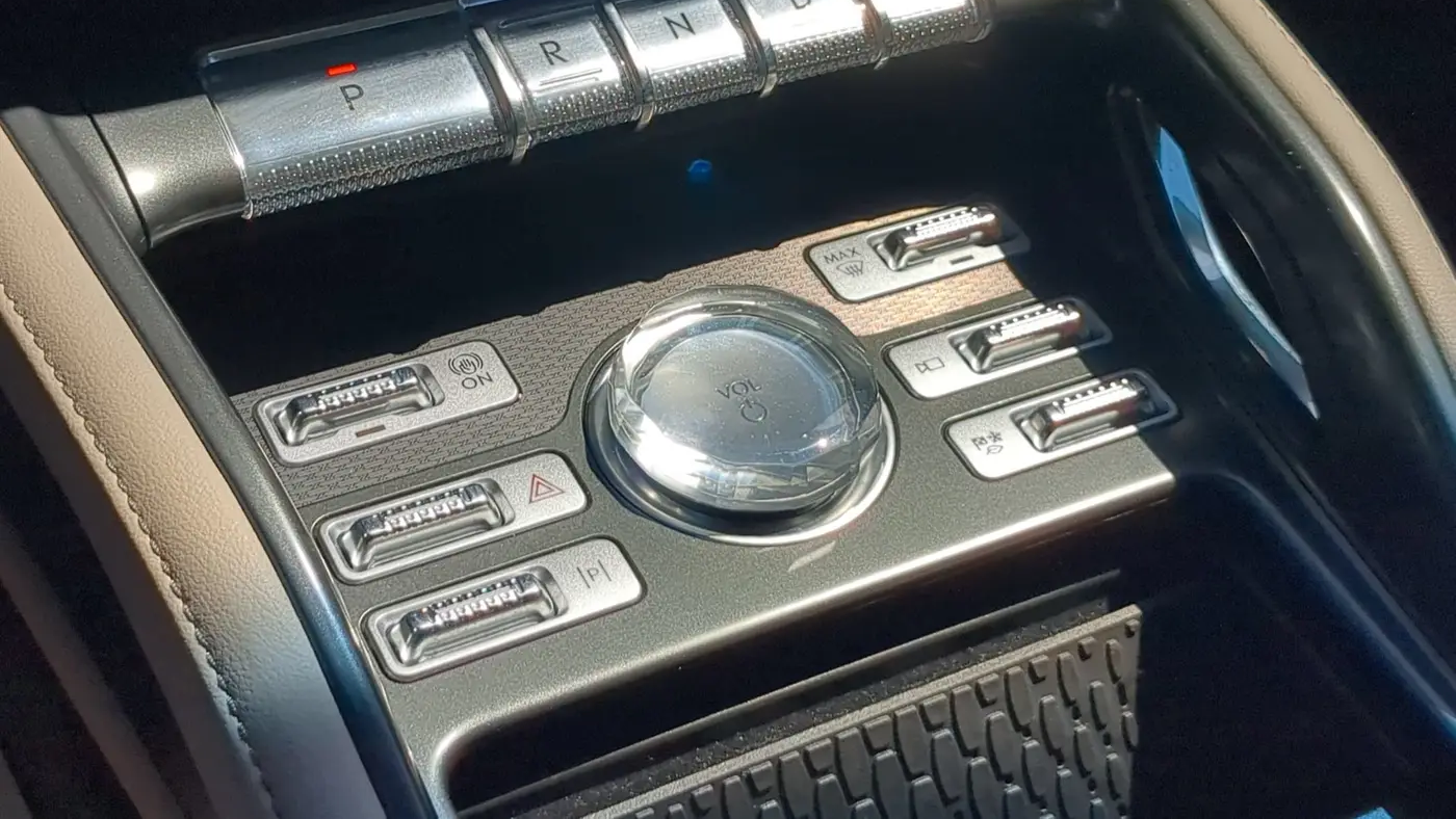 2024 Lincoln Nautilus Hybrid Premiere