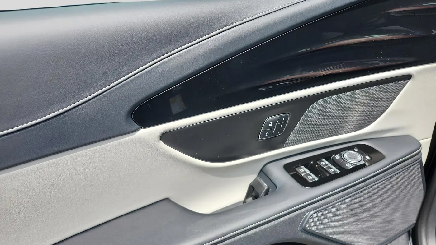 2025 Lincoln Nautilus Hybrid Premiere