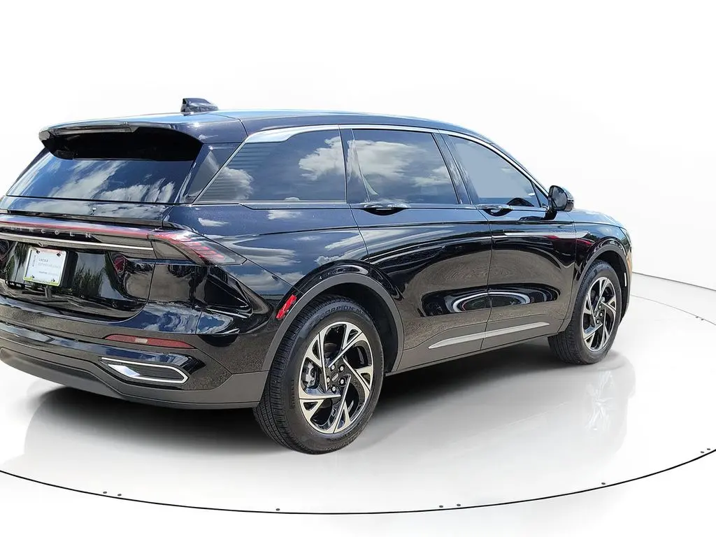 2026 Lincoln Nautilus - $56,995