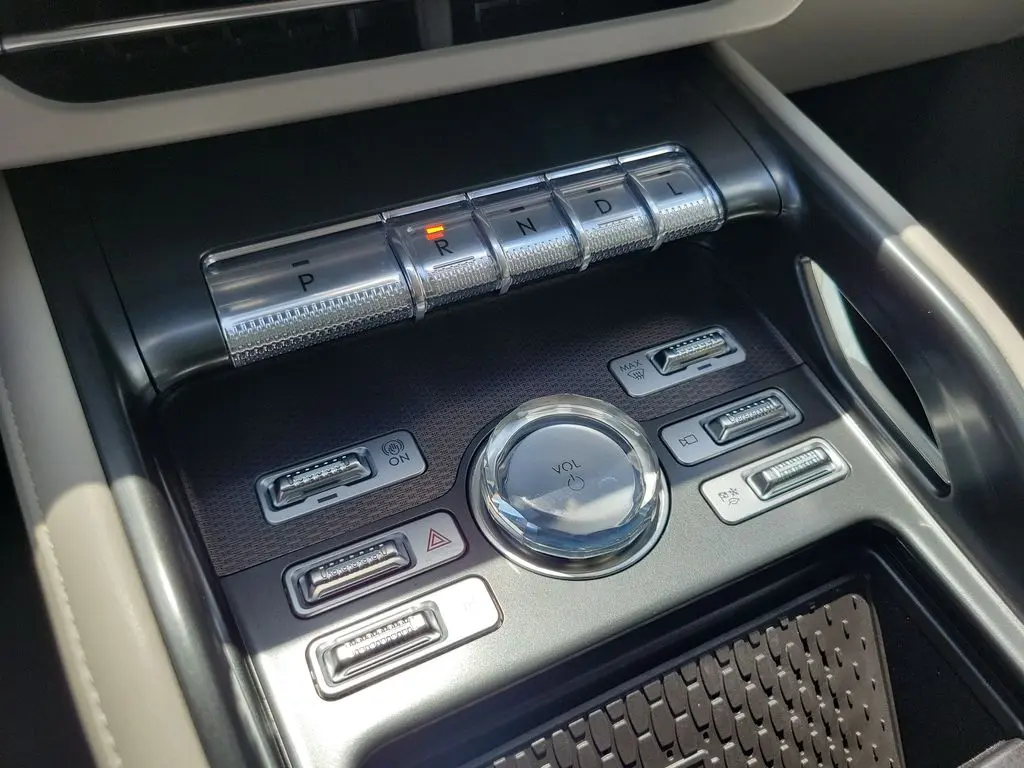 2026 Lincoln Nautilus - $56,995
