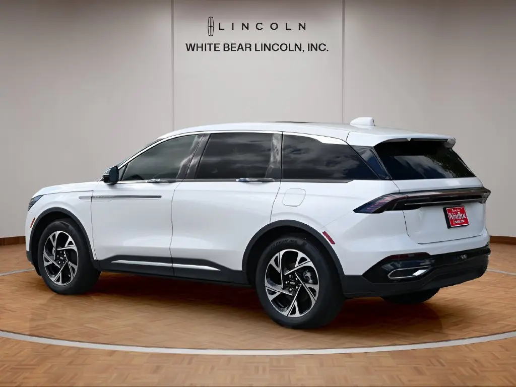 2025 Lincoln Nautilus - $54,345