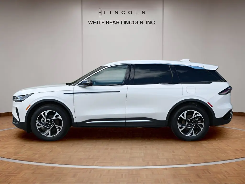 2025 Lincoln Nautilus - $54,345