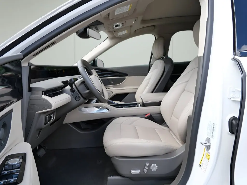 2025 Lincoln Nautilus - $54,345