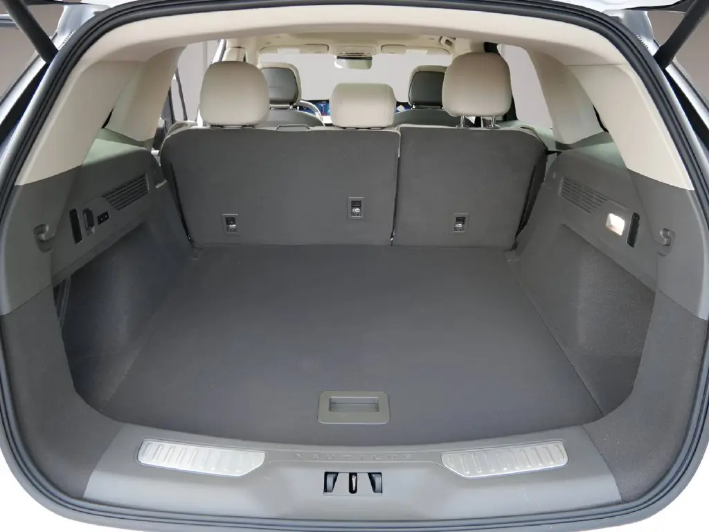 2025 Lincoln Nautilus - $54,345