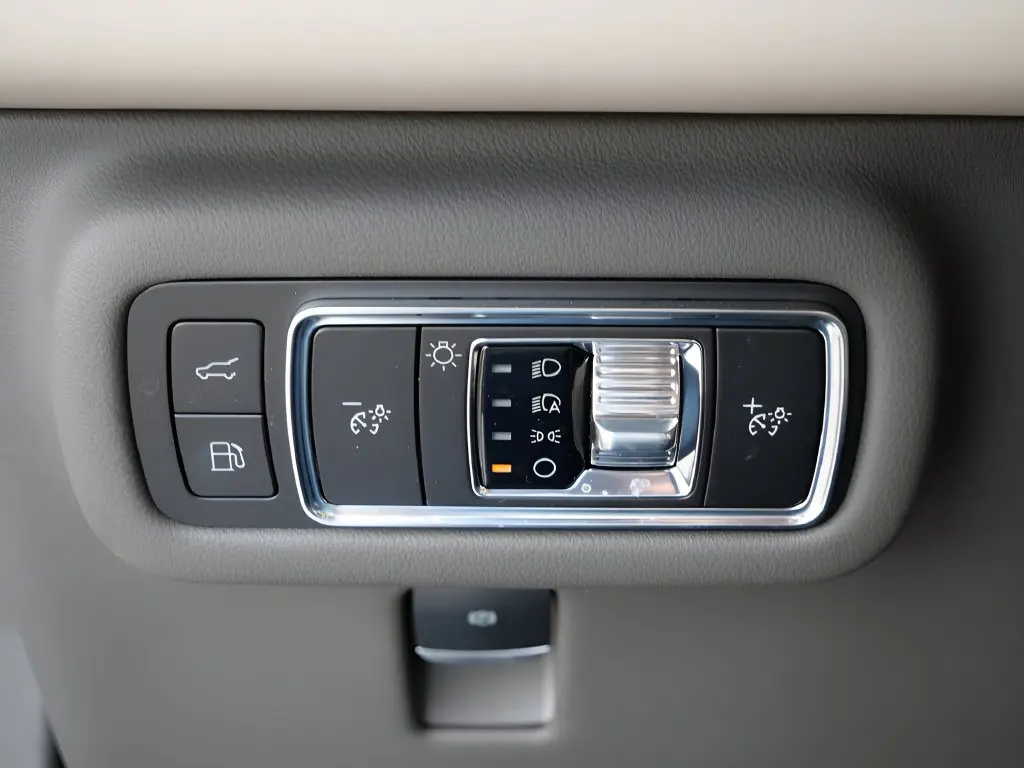 2025 Lincoln Nautilus - $54,345