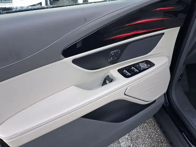 2025 Lincoln Nautilus - $45,990
