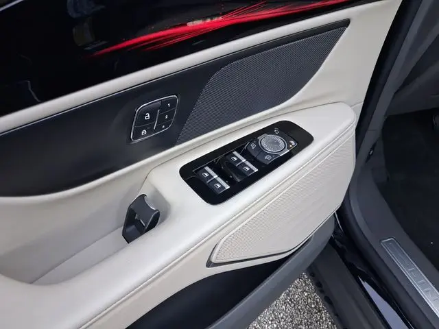 2025 Lincoln Nautilus - $45,990