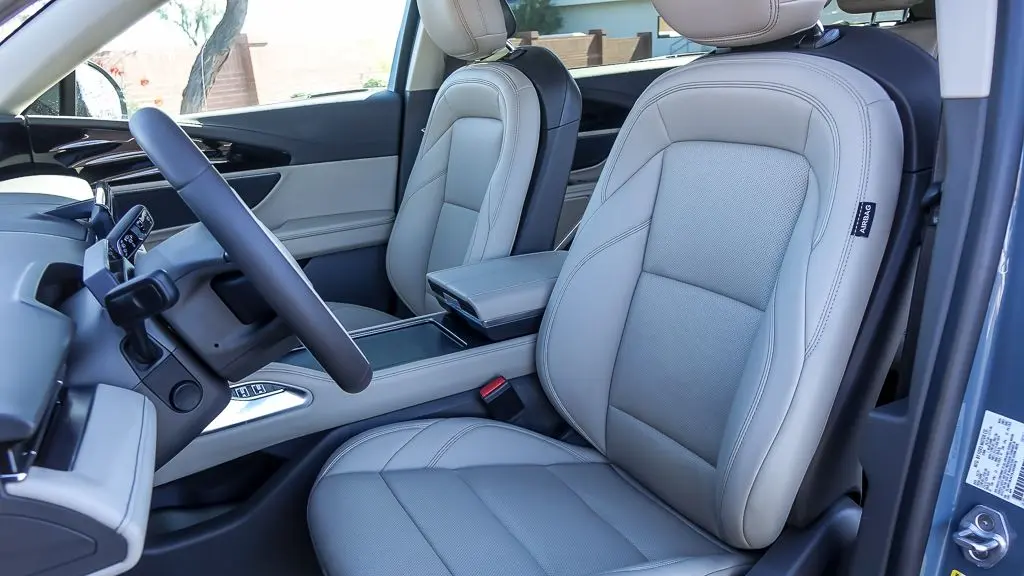 2025 Lincoln Nautilus Hybrid Premiere