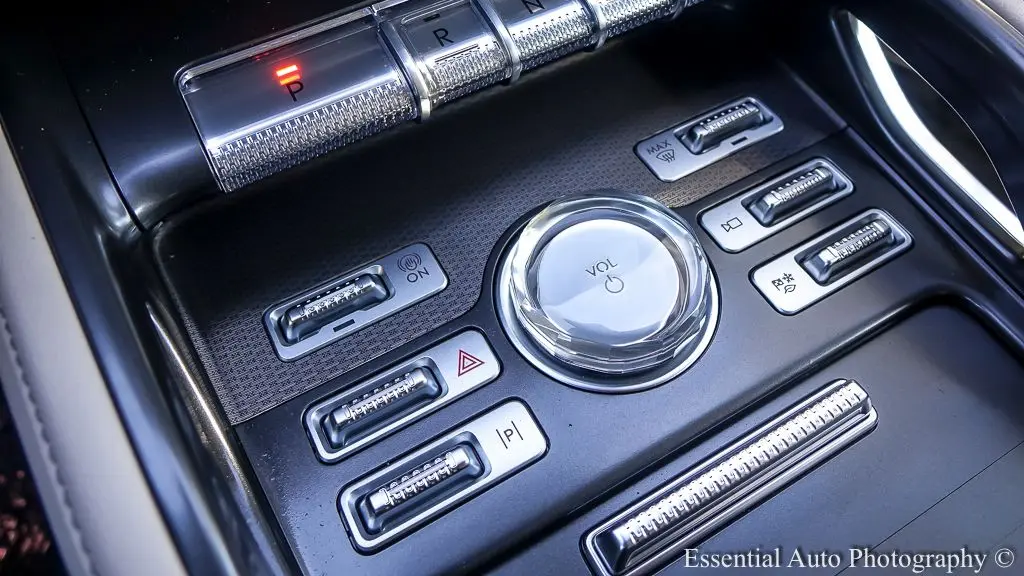 2025 Lincoln Nautilus Hybrid Premiere