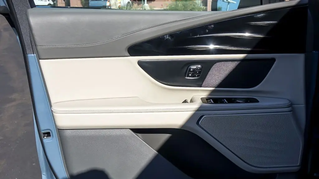2025 Lincoln Nautilus Hybrid Premiere
