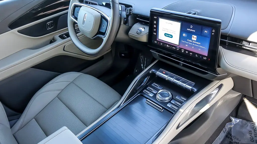 2025 Lincoln Nautilus Hybrid Premiere