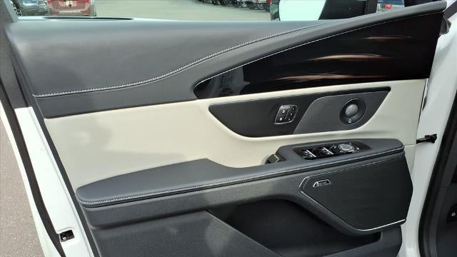 2024 Lincoln Nautilus Hybrid Premiere