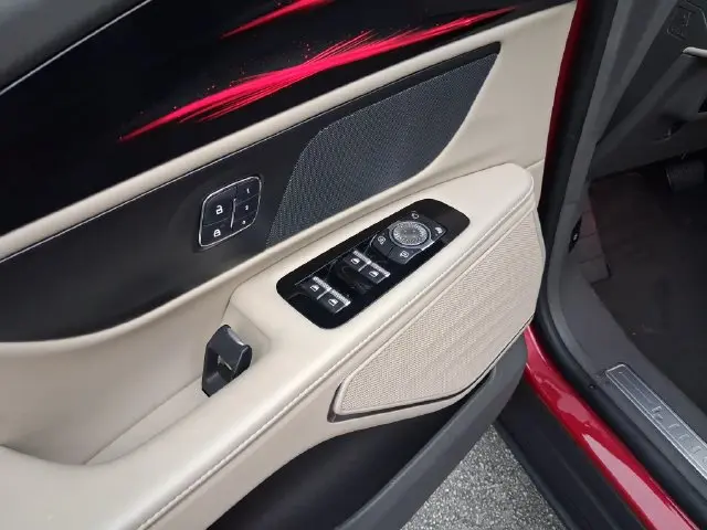 2025 Lincoln Nautilus - $44,990