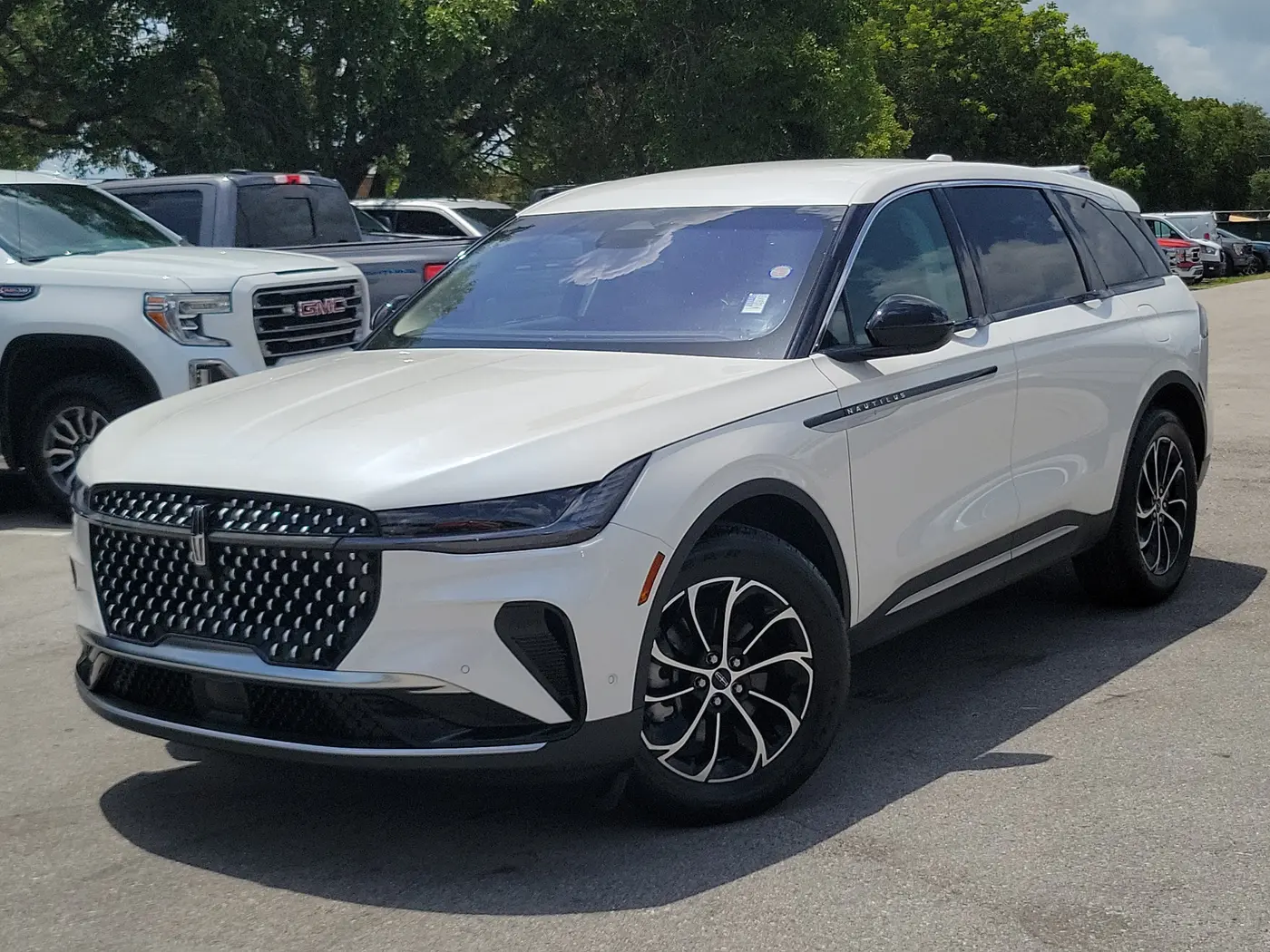 2024 Lincoln Nautilus - $37,990