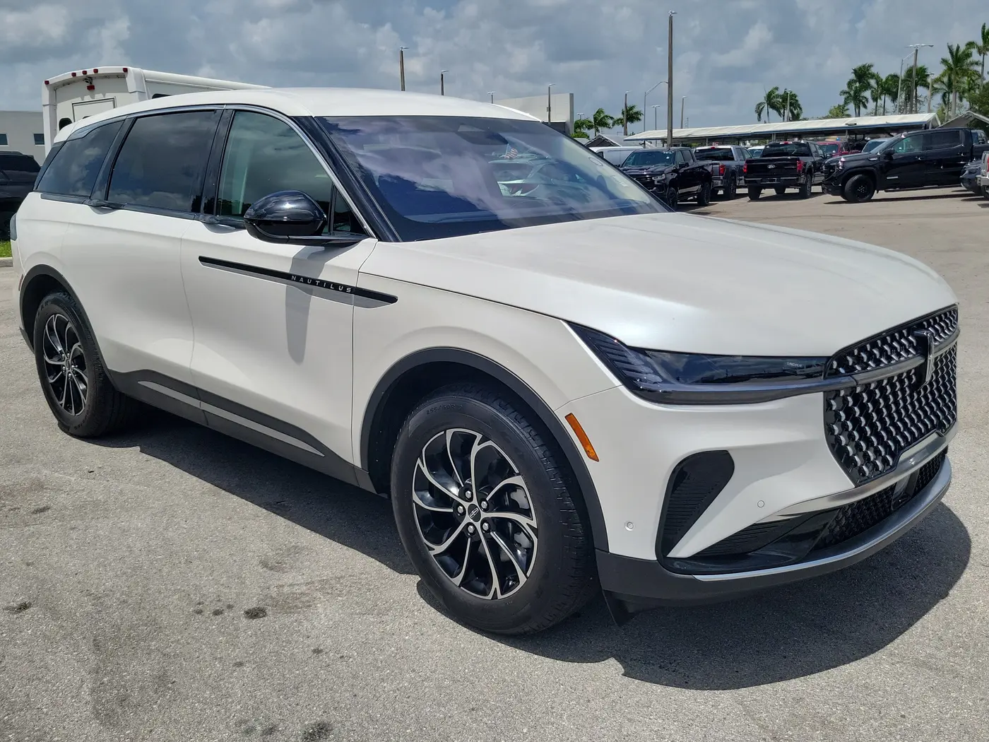 2024 Lincoln Nautilus - $37,990