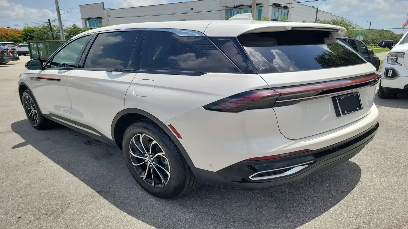 2024 Lincoln Nautilus - $37,990
