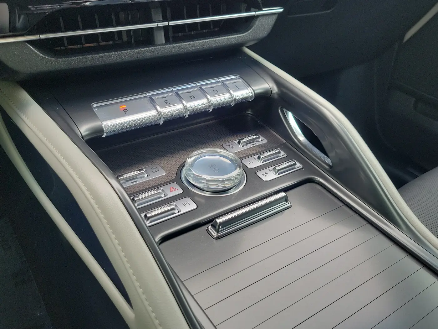 2024 Lincoln Nautilus - $37,990