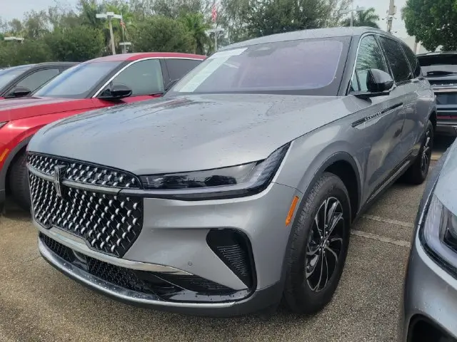 2025 Lincoln Nautilus - $43,990