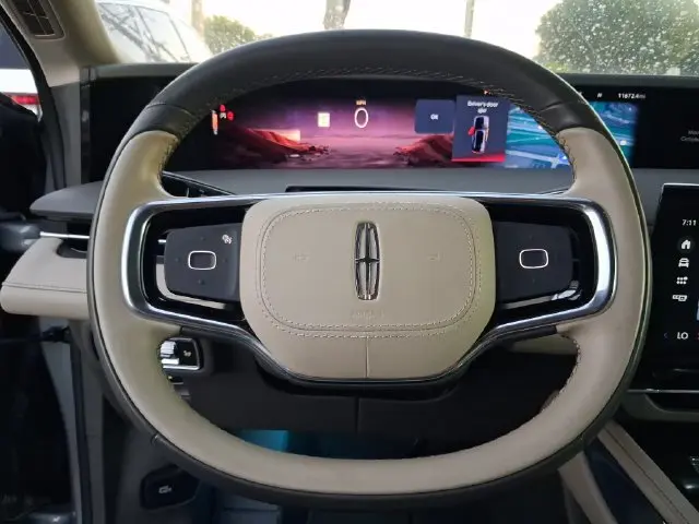2025 Lincoln Nautilus - $43,990
