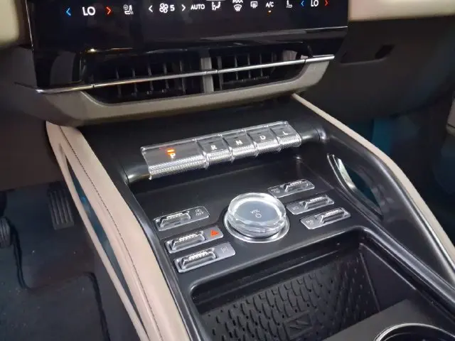 2025 Lincoln Nautilus - $43,990