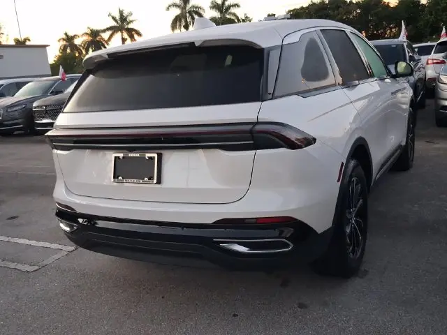 2025 Lincoln Nautilus - $44,990