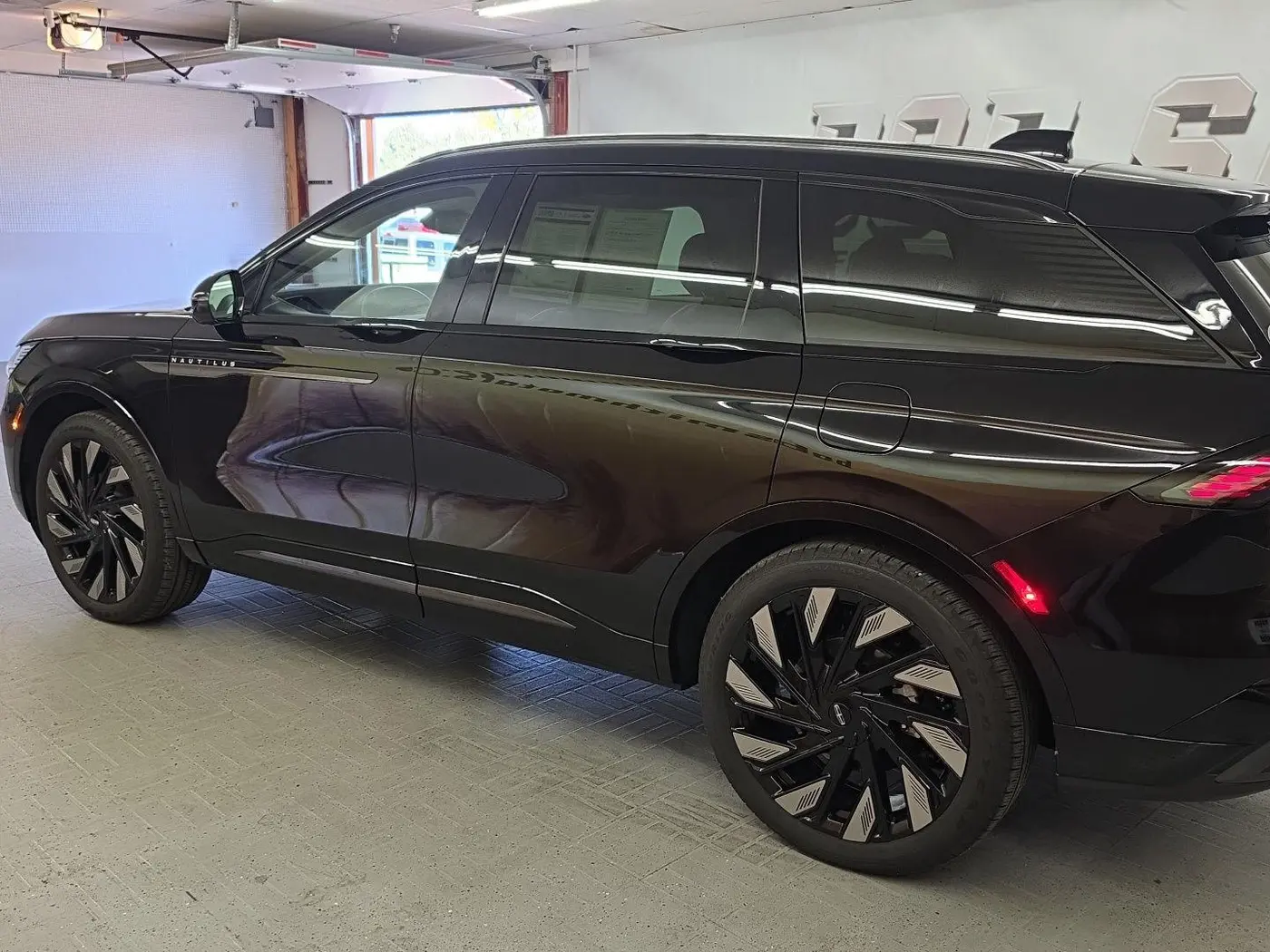 2026 Lincoln Nautilus - $64,998