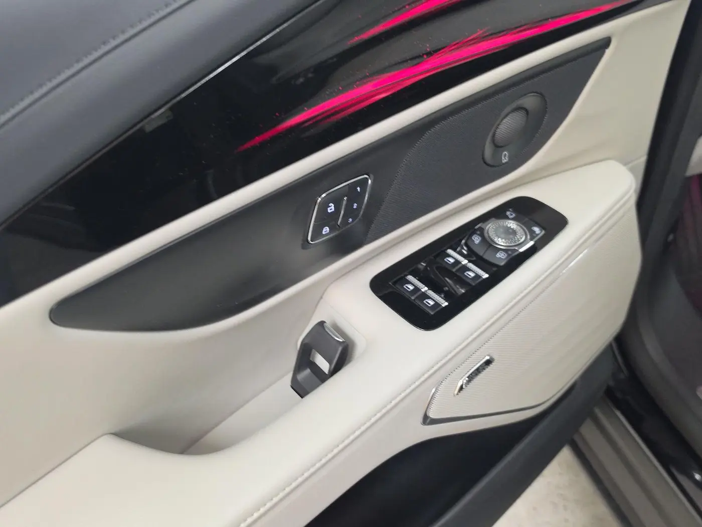 2026 Lincoln Nautilus - $64,998