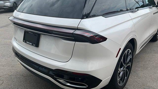 2025 Lincoln Nautilus Hybrid Reserve