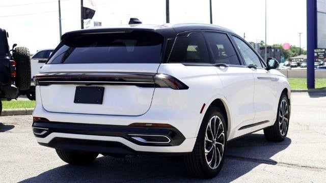 2025 Lincoln Nautilus Hybrid Reserve