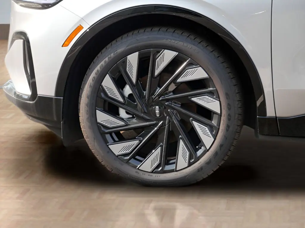 2025 Lincoln Nautilus - $58,345