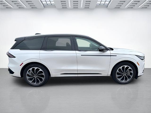 2025 Lincoln Nautilus - $55,999