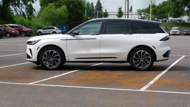 2025 Lincoln Nautilus Hybrid Reserve