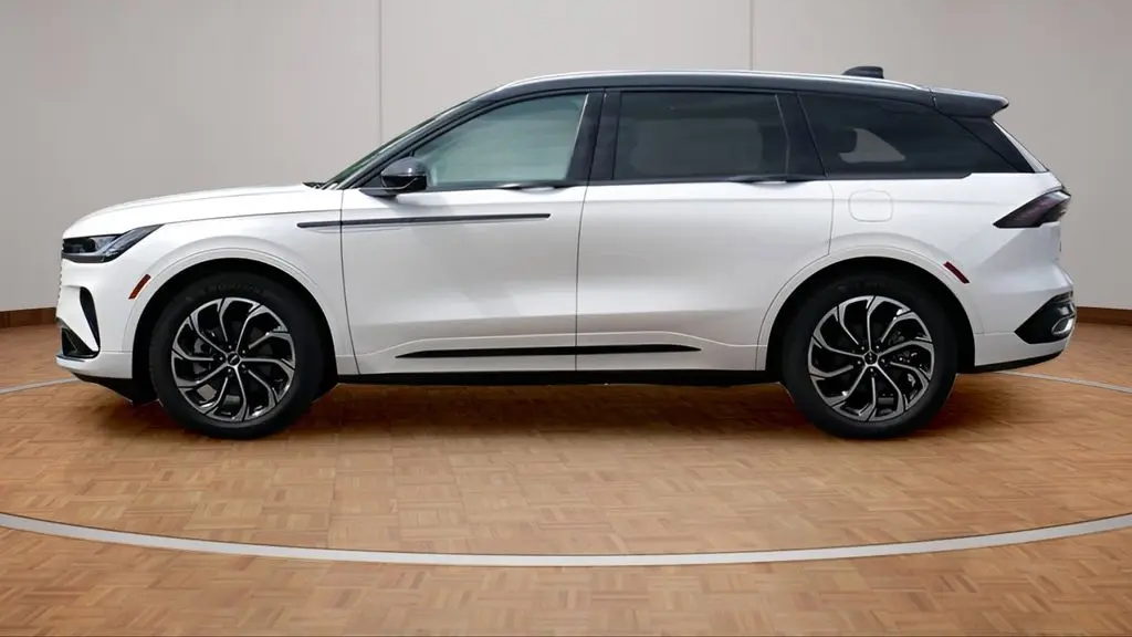 2025 Lincoln Nautilus Hybrid Reserve