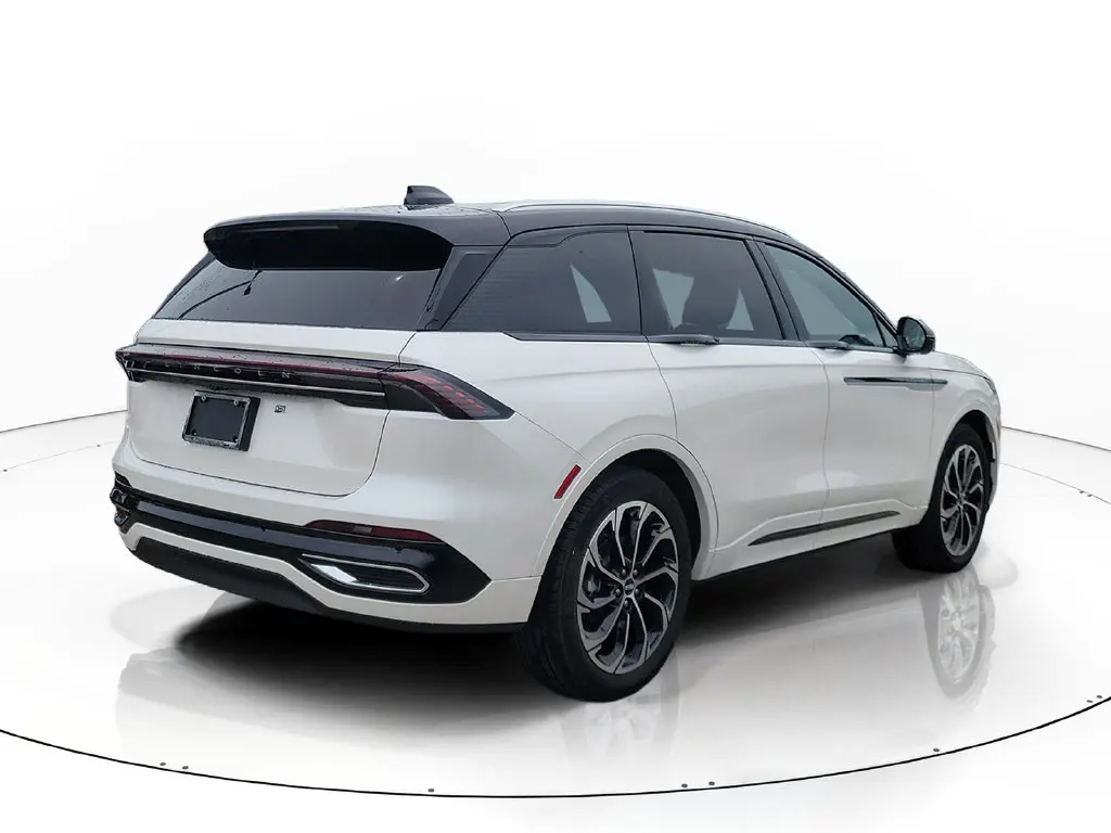 2026 Lincoln Nautilus - $59,995