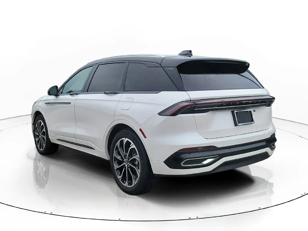 2026 Lincoln Nautilus - $59,995