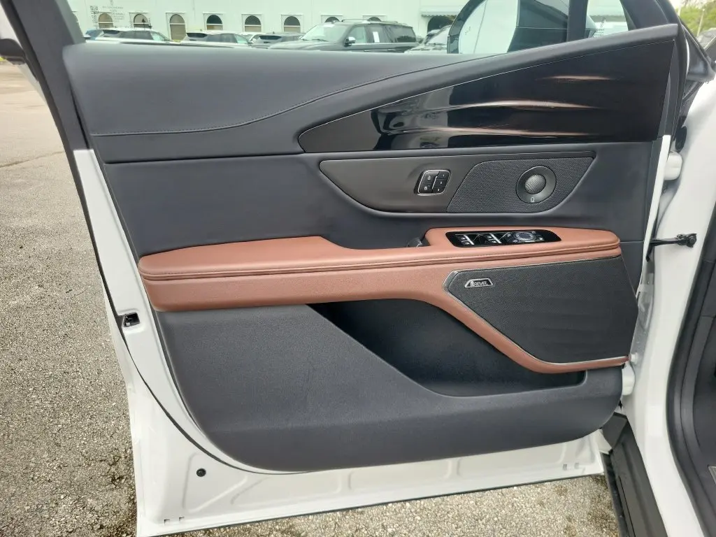 2026 Lincoln Nautilus - $59,995